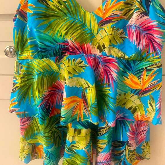 Swim suit top tropical pattern size 12 - Picture 4 of 4